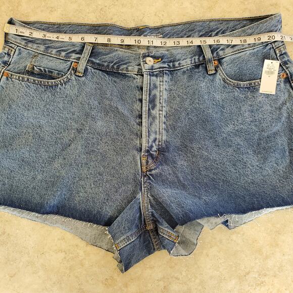 Old Navy Sky-hi A-line Jean Shorts Raw Hem Medium Blue Wash Size 20 - Picture 8 of 10